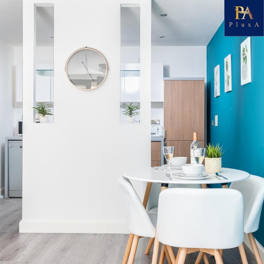 Pluxa Vivid Veranda Beautiful City Centre Apartment With Free Parking Birmingham Esterno foto