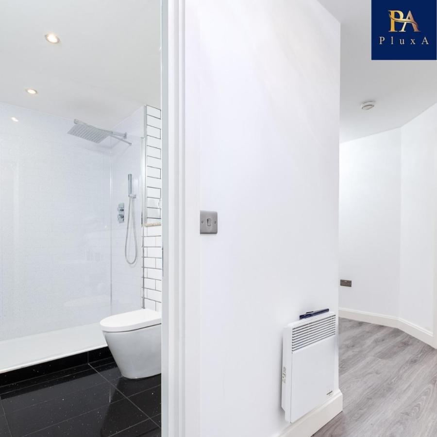 Pluxa Vivid Veranda Beautiful City Centre Apartment With Free Parking Birmingham Esterno foto